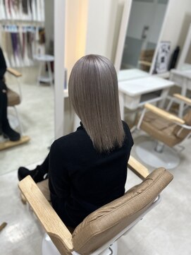 カリーナ(CARINA) ハイトーンカラー/グレーアッシュ