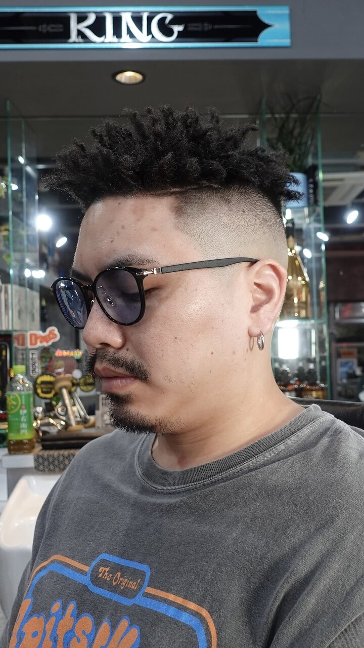 スパイキーアフロ：L211124929｜ツークツワンク バーバー 新宿