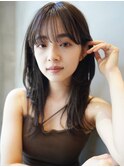 20代セミロングレイヤーカット顔周りレイヤーオリーブブラウン