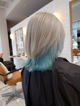 ルクール ヘアー プレジー(Le Coeur HAIR Plaisir) ホワイト×水色