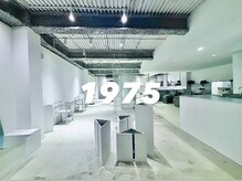 「髪を切る時間さえ、おしゃれで楽しい時間に」音楽とカルチャーが交わる空間、men's salon 1975。