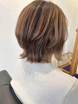 フリー(Free) 40代大人似合わせショートカットグレージュツヤ髪スタイル