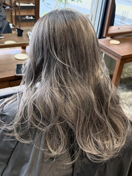 デイズ セカンド バイ エイト(DAYS 2nd by EIGHT) シルバーグレージュ