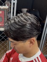 アミーゴ(AMIGO)&nbsp;フェザーパーマ×センターパート