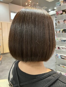 EMA NEXUS【エマネクサス】 ショートボブ