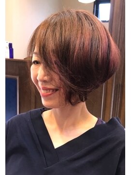 バーバー アカダマ ショートボブ スタイリスト佐々木祐和