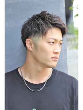 フランクスバーバー アンド ビアークラブ(FRANK'S BARBER and BEER CLUB) I刈り上げツーブロック黒髪ソフトツイストパーマアップバング I