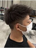 短髪束感ツーブロック刈り上げシルバーカラージェットモヒカン