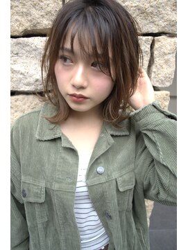 ヌード(NUDE) NUDEひし形シルエットミディアムウルフ抜け感ヘアレイヤーボブ