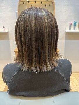 アリビオ(alivio) 【ハイライト】切りっぱなしボブ