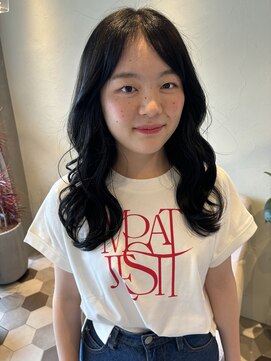 リベラル(liberal) センターパートウェーブ巻ヘア【20代/30代/40代】