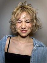 ヴヴ(Bub)&nbsp;ボブパーマ ブロンドベージュ ブリーチカラー 前髪パーマ