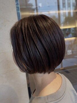 コル アサヒカワ(col asahikawa) 赤味消しブラウン丸みショートボブ