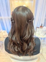 ヘアメイクアンドセットサロン リッコ(Hair make&set salon Ricco)&nbsp;王道かわいい!ねじりハーフツイン