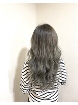 ヴィダ クリエイティブ ヘアーサロン(Vida creative hair salon) デザインカラーオリーブアッシュ