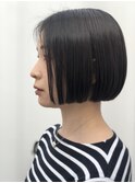 大人のシンプルなミニボブ