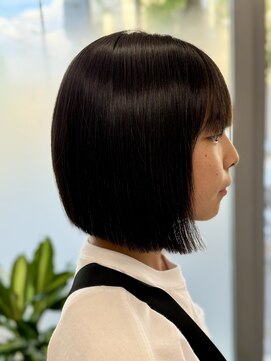 レヴィア(REVIA) 切りっぱなしボブ髪質改善トリートメント