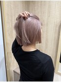 ピンクベージュ