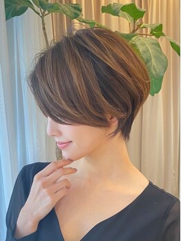 カルネ(Karne)の写真/気になる白髪はしっかりカバー+オシャレな大人女性に嬉しいMENUが豊富!遊び心のあるカラーもお任せ下さい♪