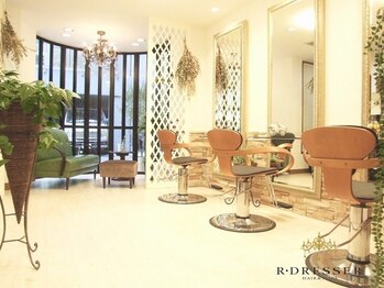 R-DRESSER 【アールドレッサー】