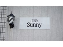 リーブルサニー(Libre Sunny)の雰囲気（外観には目印の店名の看板とサインポールがございます）