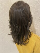 リー ルーチェ 布施(Lee Luce)&nbsp;イメチェン！ダークアッシュ×ゆるふわロング(山崎)