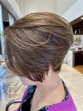 イースト(YEAST) 前下がりショート