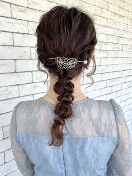 エーケーエー(hair life a.k.a) ローポニーアレンジ