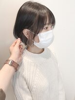 ステア ケース(stair case)&nbsp;大人ナチュラルイヤリングカラーベージュ前下がりミニボブ