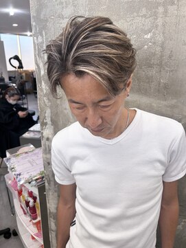 キング 枚方店(K!ng) 縮毛矯正髪質改善ハイライトレイヤーカット梅田美容室エクステ