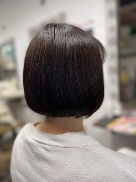 ラヴィアンローズ(La vie en rose) 前下りボブ