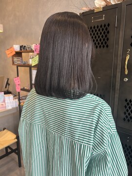 アチーブリス(achieve Liss) 透明感艶カラーナチュラルブラウン丸みミディアムスタイル