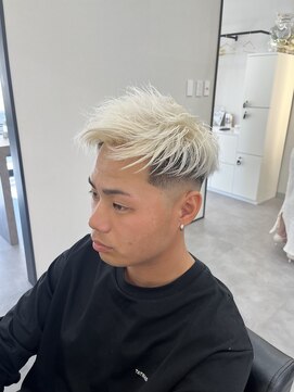 リエンスクレア(RIENS xrea) 【xrea】メンズホワイト×山内一樹