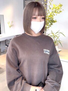 ジゼラ(GISELA) グレージュ ミルクティー パツボブ 切りっぱなしボブ