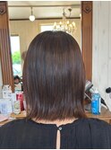 ハイライト&ローライトが入ったツヤツヤなボブ