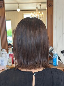 アイヘアー(AI HAIR) ハイライト&ローライトが入ったツヤツヤなボブ