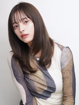 セプト 天神大名(SEPT.) オリーブベージュ レイヤーカット 内巻き ワンカール ツヤ髪