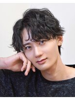 ビカム 名駅(become)&nbsp;【縦落ちコンマバング】メンズパーマセンターパートツイスト