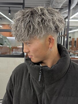 ニコ トウキョウ ロジック(nico TOKYO Logic) メンズ短髪スパイキーショートテーパーフェードスキンフェード