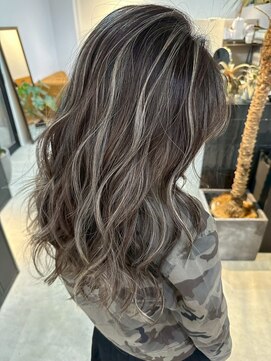 メリー オオサカ(Merly Osaka) ハイライト/似合わせカット