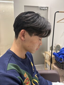 カルム(kalm) メンズセンターパートウルフセンターパートニュアンスパーマ襟足