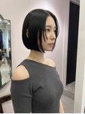 ミルクティーベージュウルフパーマミディアムヘア50代髪型