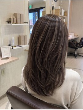 ヘアーサロン ビーネ(Hair salon Bi-ne) ナチュラルレイヤー×シークレットハイライト