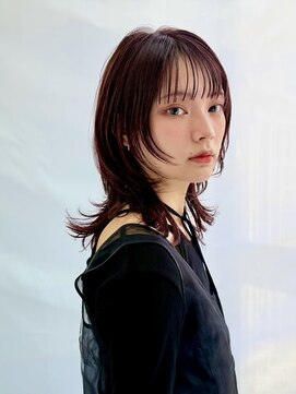 ピークアブー アヴェダ ギンザシックス(PEEK-A-BOO AVEDA GINZASIX) くびれ感のあるミディアムウルフ