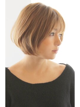 レウナ 外苑前(Reuna) 30代40代人気 お手入れ簡単丸みが可愛いボブ