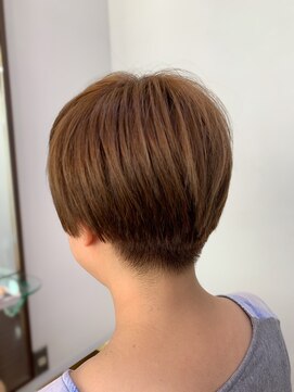 ゲッカ あざみ野(gecca) 【geccaあざみ野】オシャレ女子のマッシュ刈上げ