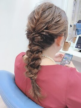 ウーロス(uros.) ヘアアレンジ☆編み下ろし