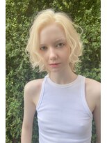 リークフー(Ree cu fuu)&nbsp;無造作な外ハネミディアムスタイル♪　ブリーチ