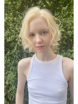 リークフー(Ree cu fuu) 無造作な外ハネミディアムスタイル♪ ブリーチ