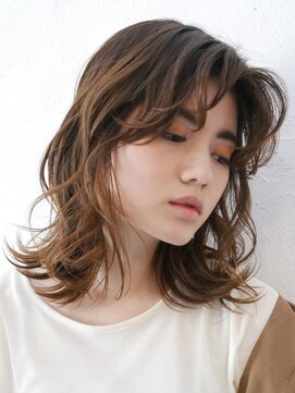 アース 岡崎店(HAIR&MAKE EARTH) ウエットな質感のウェーブミディ
